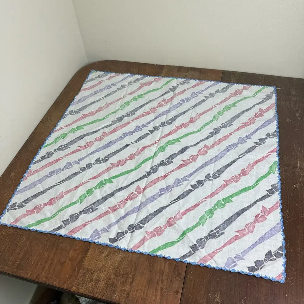 Vintage Ribbon print small table cloth and set of‎ 4 cloth napkins/placemats
